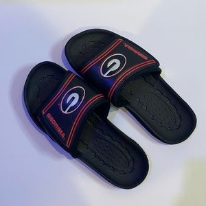 Men’s University of Georgia (UGA) slides. Size 13.